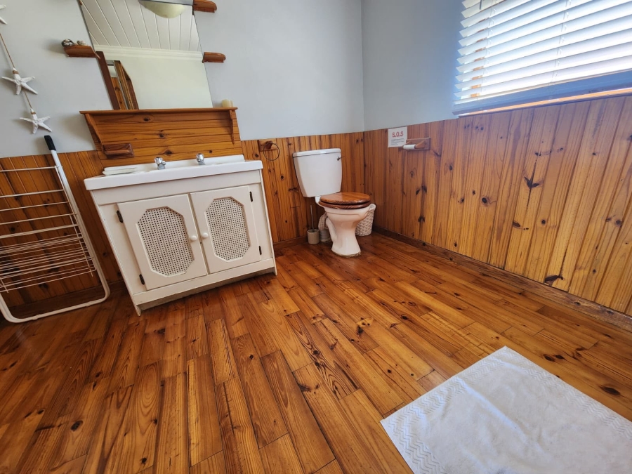 6 Bedroom Property for Sale in Reebok Western Cape